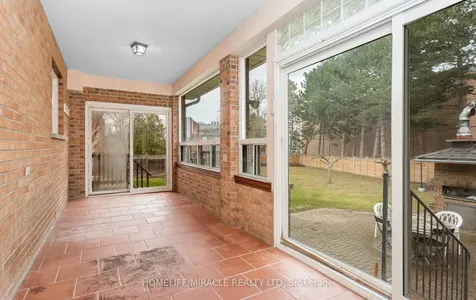 85 Harlow Crescent Toronto ON M9V 2Y8