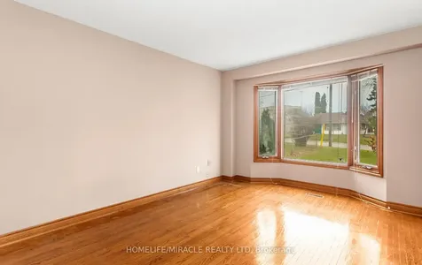85 Harlow Crescent Toronto ON M9V 2Y8
