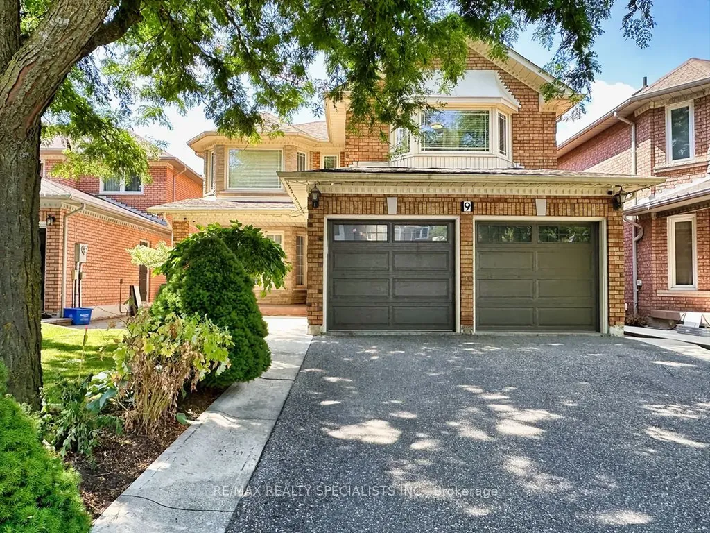9 Siesta Court Brampton ON L6R 1P2
