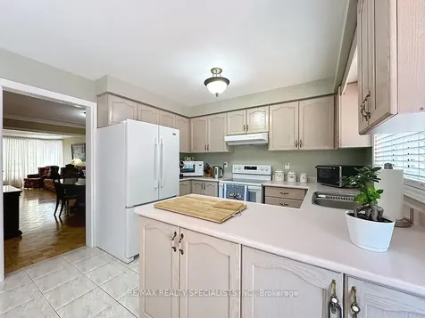 9 Siesta Court Brampton ON L6R 1P2