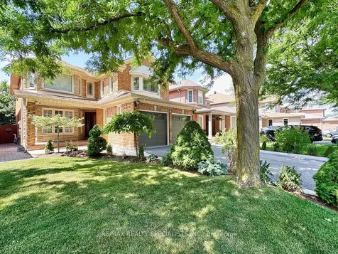 9 Siesta Court Brampton ON L6R 1P2