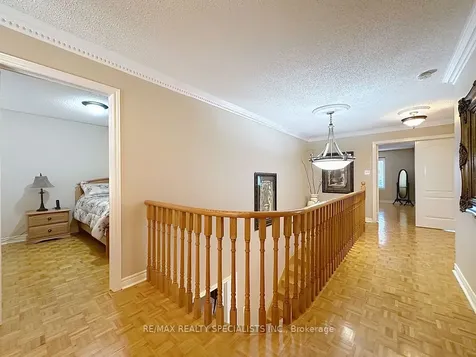 9 Siesta Court Brampton ON L6R 1P2