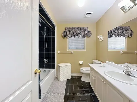 9 Siesta Court Brampton ON L6R 1P2