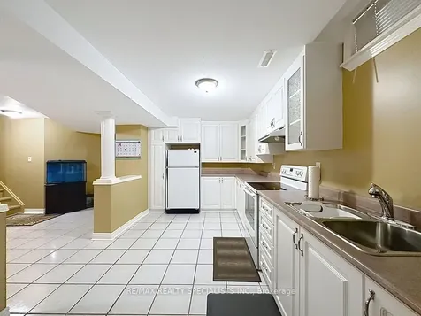 9 Siesta Court Brampton ON L6R 1P2