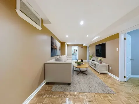 9 Siesta Court Brampton ON L6R 1P2