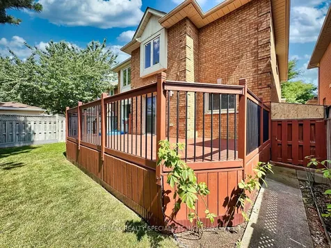 9 Siesta Court Brampton ON L6R 1P2