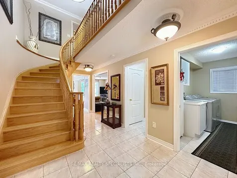 9 Siesta Court Brampton ON L6R 1P2