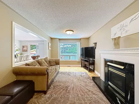 9 Siesta Court Brampton ON L6R 1P2