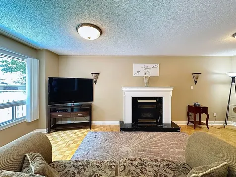 9 Siesta Court Brampton ON L6R 1P2