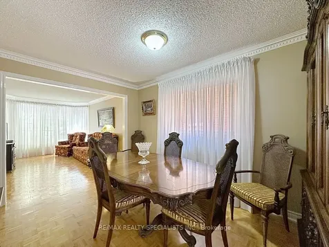 9 Siesta Court Brampton ON L6R 1P2