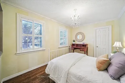 2305 Cheverie Street Oakville ON L6J 6C5