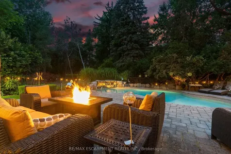 2305 Cheverie Street Oakville ON L6J 6C5