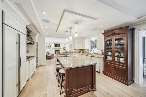 2305 Cheverie Street Oakville ON L6J 6C5
