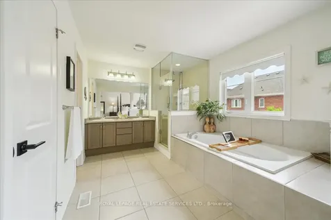 3150 Trailside Drive Oakville ON L6M 0P6