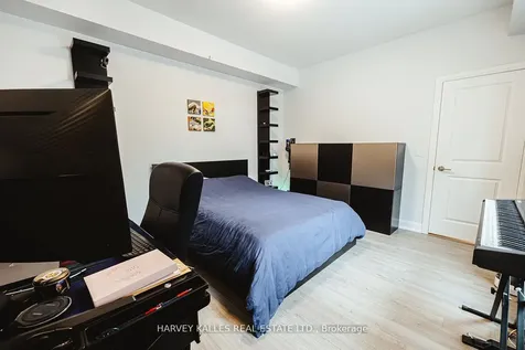 216 Oak Park Boulevard Oakville ON L6H 0K3