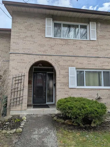 14 London Green Court E Toronto ON M3N 1K2