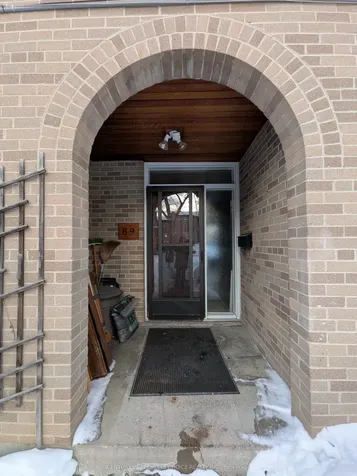 14 London Green Court E Toronto ON M3N 1K2