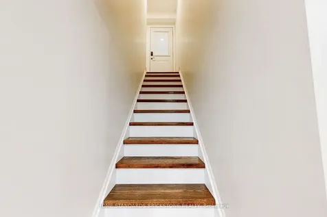 460 Aspen Forest Drive Oakville ON L6J 6H6