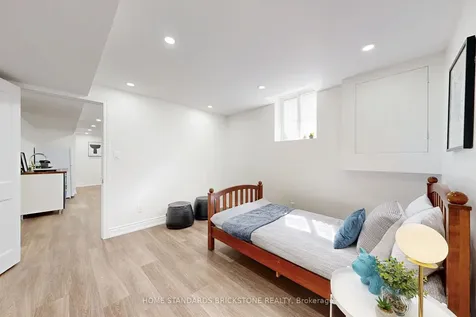 460 Aspen Forest Drive Oakville ON L6J 6H6
