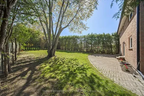 460 Aspen Forest Drive Oakville ON L6J 6H6