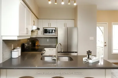 260 Glenashton Drive Oakville ON L6H 6H5