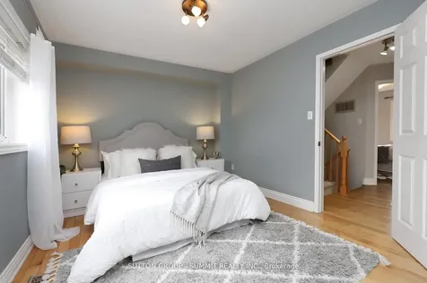 260 Glenashton Drive Oakville ON L6H 6H5