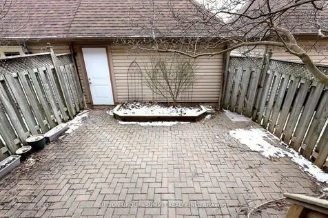 260 Glenashton Drive Oakville ON L6H 6H5