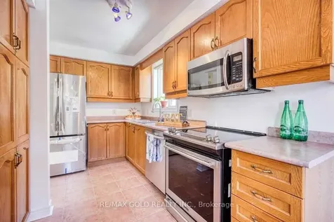 49 Summerdale Crescent Brampton ON L6X 4V9