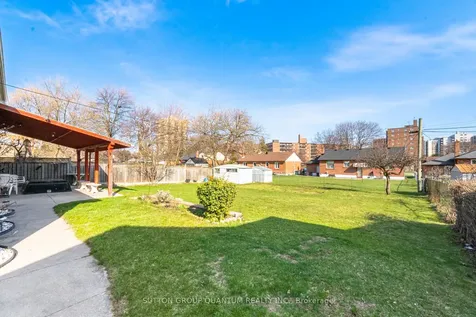 86 Dunbar Road Mississauga ON L5B 1G4