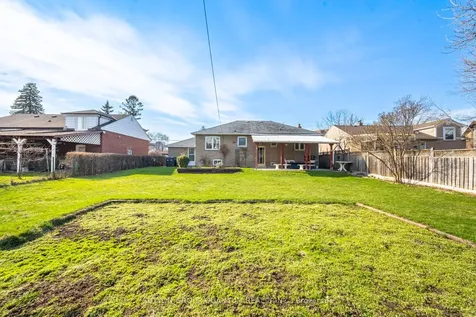 86 Dunbar Road Mississauga ON L5B 1G4