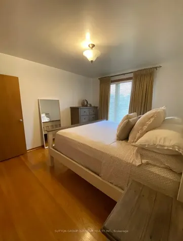 86 Dunbar Road Mississauga ON L5B 1G4