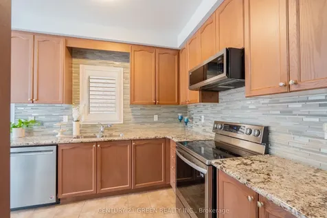 3243 Stoney Crescent Mississauga ON L5M 0V4