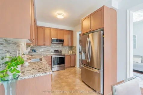 3243 Stoney Crescent Mississauga ON L5M 0V4