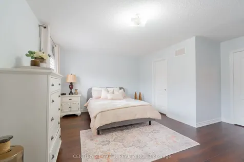 3243 Stoney Crescent Mississauga ON L5M 0V4