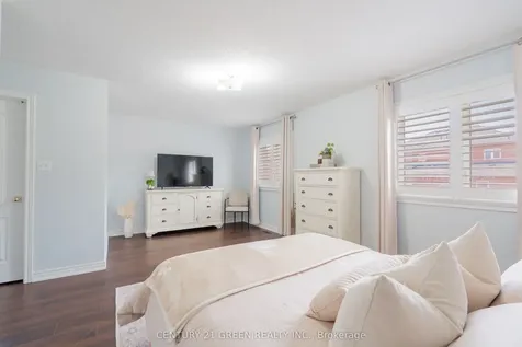 3243 Stoney Crescent Mississauga ON L5M 0V4