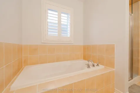 3243 Stoney Crescent Mississauga ON L5M 0V4