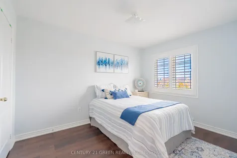 3243 Stoney Crescent Mississauga ON L5M 0V4
