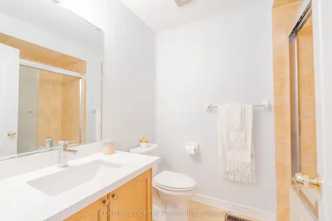 3243 Stoney Crescent Mississauga ON L5M 0V4