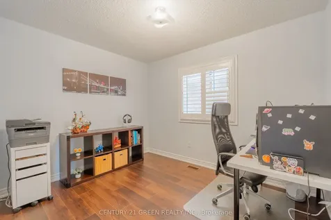 3243 Stoney Crescent Mississauga ON L5M 0V4