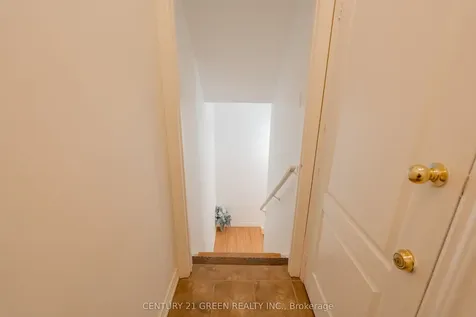 3243 Stoney Crescent Mississauga ON L5M 0V4