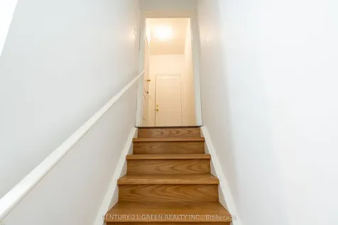 3243 Stoney Crescent Mississauga ON L5M 0V4