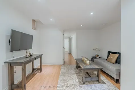 3243 Stoney Crescent Mississauga ON L5M 0V4