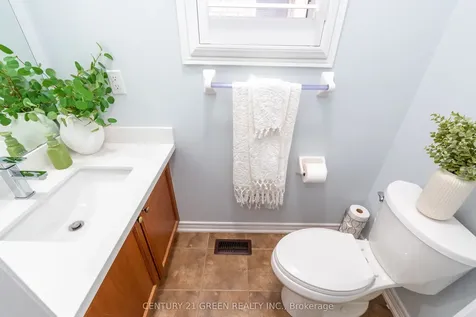 3243 Stoney Crescent Mississauga ON L5M 0V4
