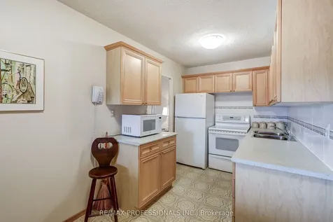 240 Scarlett Road Toronto ON M6N 4X4