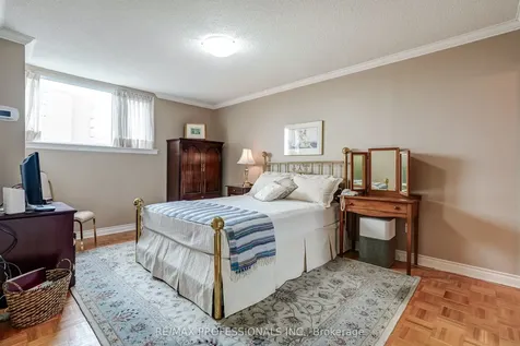 240 Scarlett Road Toronto ON M6N 4X4