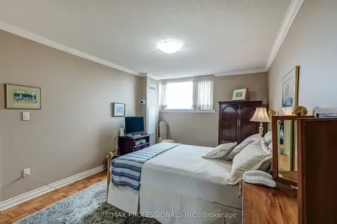 240 Scarlett Road Toronto ON M6N 4X4