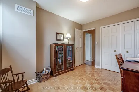 240 Scarlett Road Toronto ON M6N 4X4