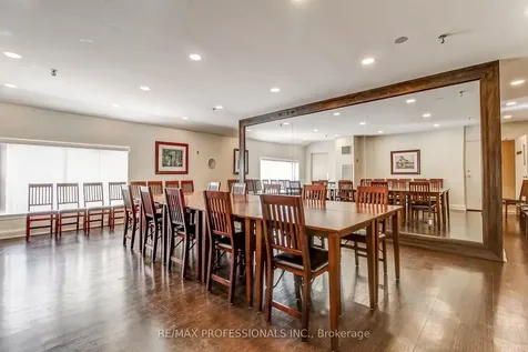 240 Scarlett Road Toronto ON M6N 4X4