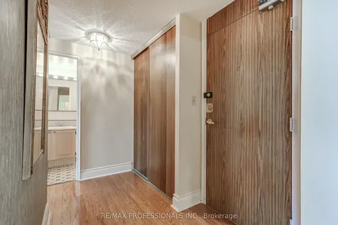 240 Scarlett Road Toronto ON M6N 4X4