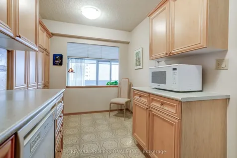 240 Scarlett Road Toronto ON M6N 4X4